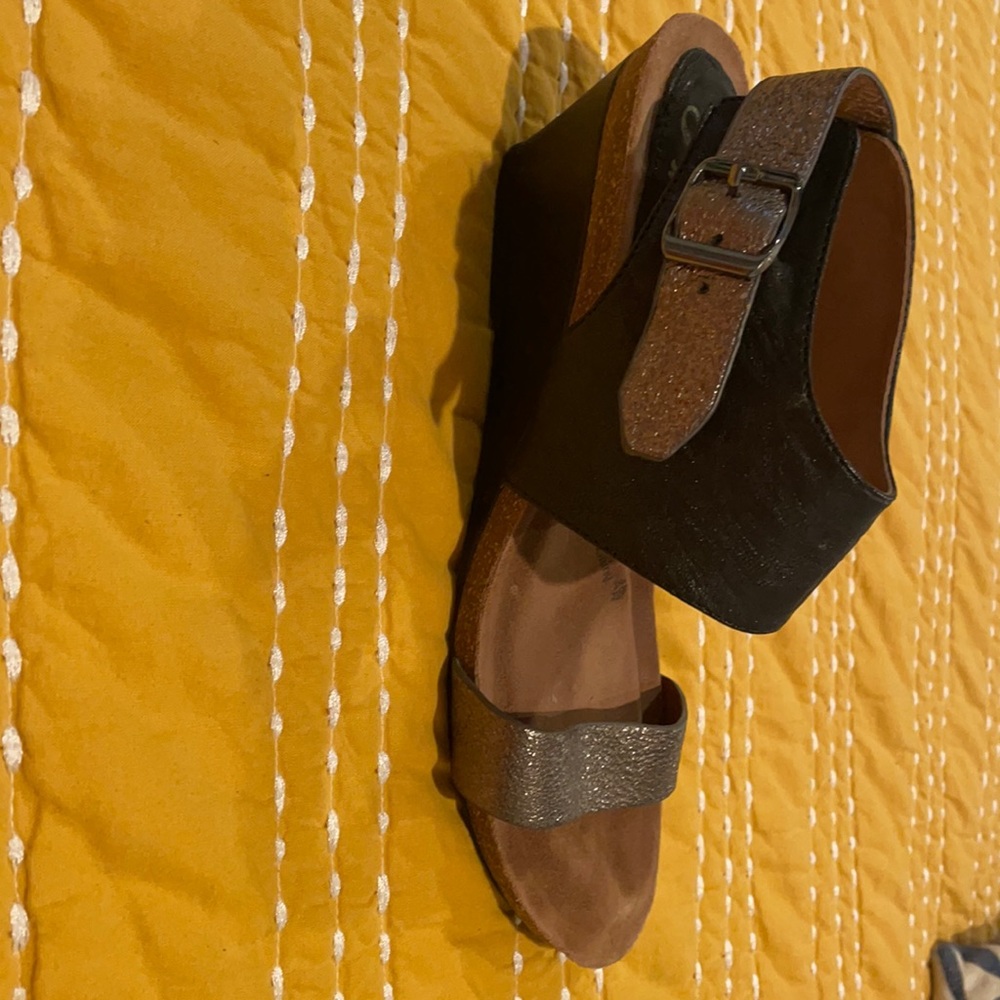 Sandals size 9